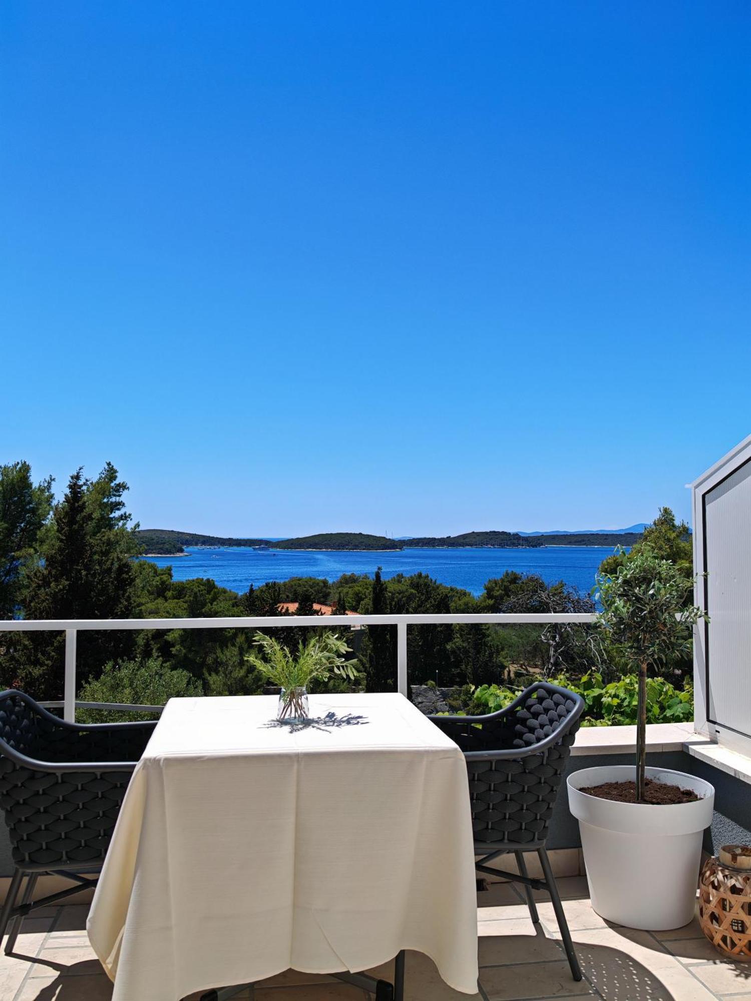 Apartments Melani Hvar フヴァル 部屋 写真